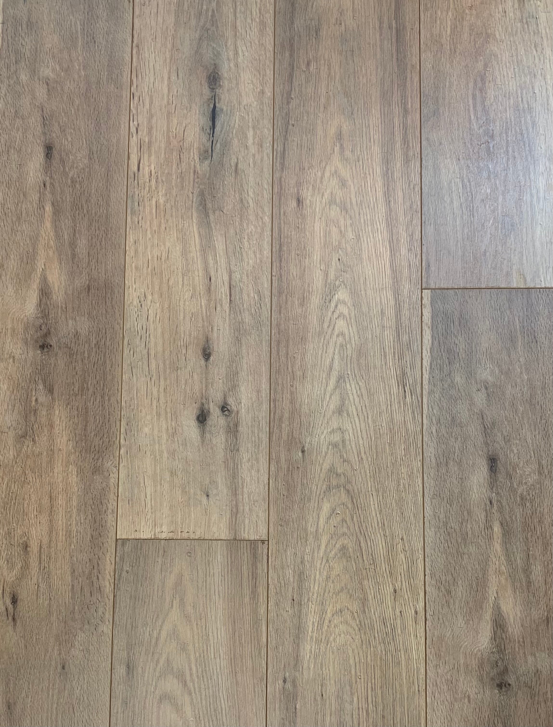 Wilpena - 8mm Aussie Oaks laminate